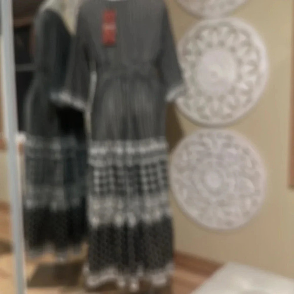 Women's Black and White Dress - Picture 5 of 9